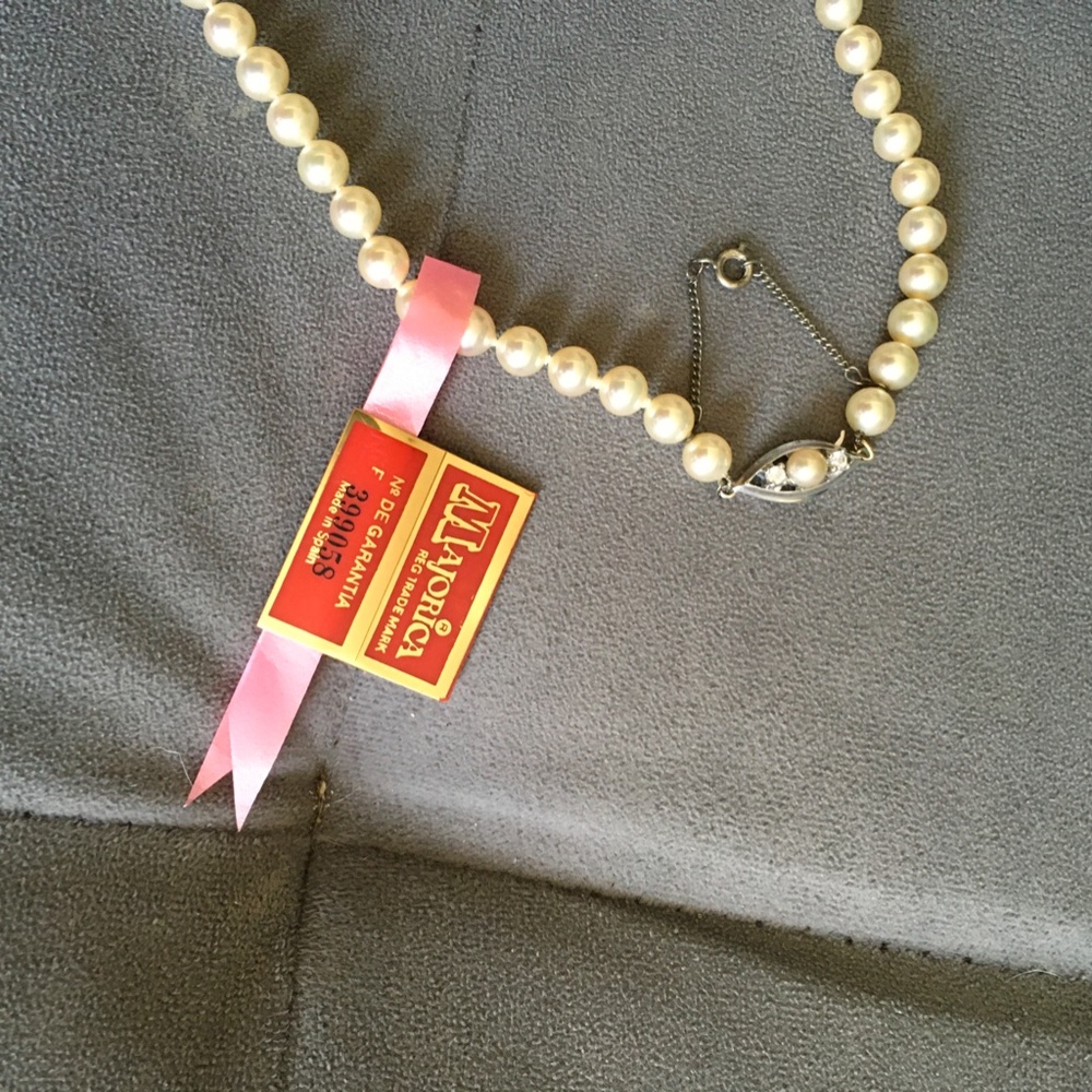 NWT Vintage Majorica 7MM White Pearl 17" Necklace - Picture 2 of 4